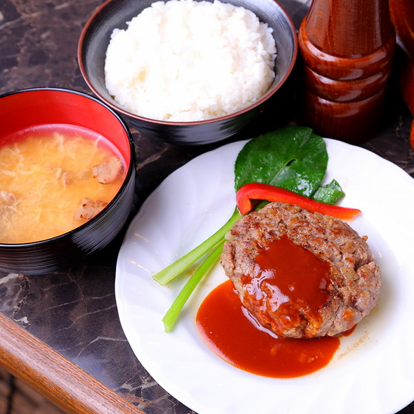 こだわり Kobeステーキハウス 長居駅徒歩5分 ステーキ 鉄板 神戸牛や伊勢エビが味わえる今大注目店